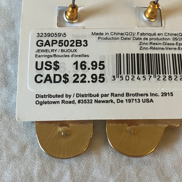 GAP: Green/Gold Tone Mitten  Earrings- Snowflakes- Christmas - Picture 2 of 13